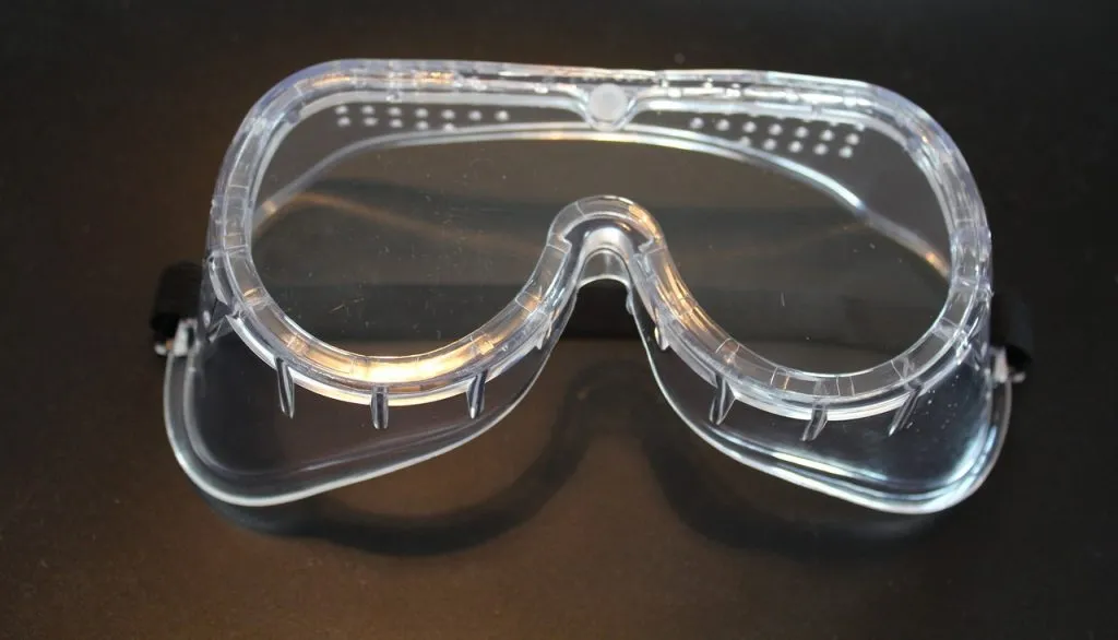 safety goggles prevent workplace eye injuries